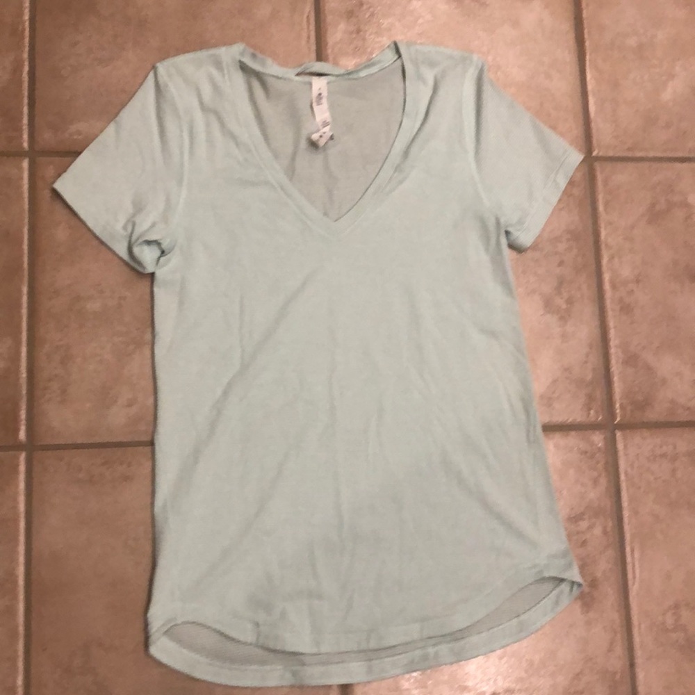 lululemon v neck T